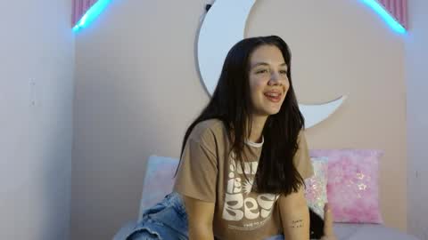 Snapshot of katia_rose23 chatting on April 21, 8:01 pm . . KATIA . . online show from April 21, 8:01 pm