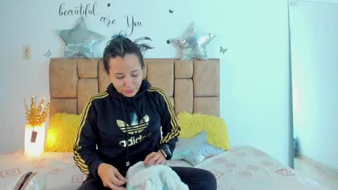 Snapshot of katiacuper chatting on January 4, 12:38 pm Katia Cuper online show from January 4, 12:38 pm