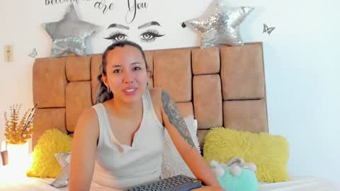 Snapshot of katiacuper chatting on January 20, 1:00 pm Katia Cuper online show from January 20, 1:00 pm