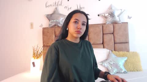 Snapshot of katiacuper chatting on January 25, 12:05 pm Katia Cuper online show from January 25, 12:05 pm