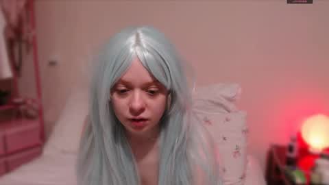 Snapshot of katie_deville chatting on May 17, 12:30 am Katie Deville online show from May 17, 12:30 am