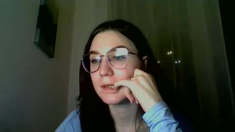 Snapshot of katie_foxi chatting on February 22, 6:19 pm katie_foxi online show from February 22, 6:19 pm