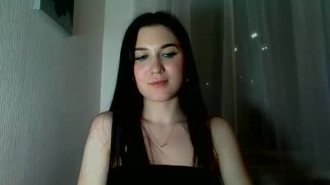 katie_foxi online show from May 10, 10:15 pm