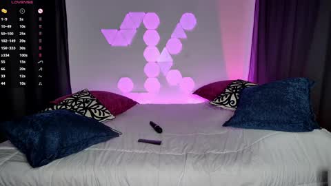 Katie Kross online show from May 22, 4:12 pm