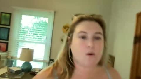 Snapshot of katiecopper27 chatting on July 11, 5:04 pm katiecopper27 online show from July 11, 5:04 pm