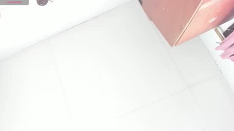 Snapshot of katitaluxury_hot chatting on March 16, 10:36 pm katitaluxury_hot online show from March 16, 10:36 pm