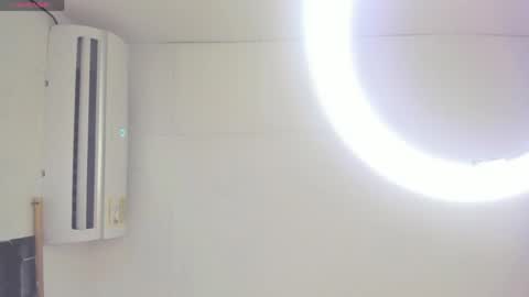 Snapshot of katitaluxury_hot chatting on May 20, 1:01 am katitaluxury_hot online show from May 20, 1:01 am
