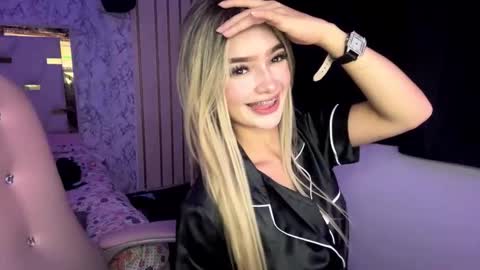 Katleen. online show from November 24, 7:30 am