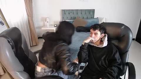 Snapshot of katnia_and_marcuz chatting on March 5, 12:11 pm Katnia and Marcuz online show from March 5, 12:11 pm