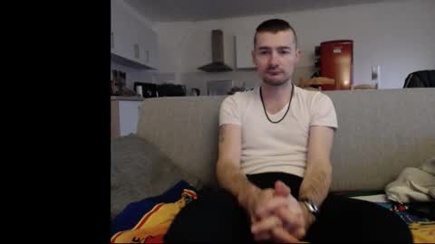 Snapshot of katsufr chatting on February 16, 6:43 am demyx online show from February 16, 6:43 am