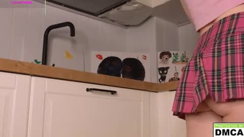 I dont know whats gonna happen today but my name is Katty and lets start being friends online show from June 25, 7:40 pm