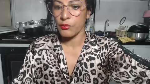 Snapshot of kattleyagray chatting on June 16, 7:49 pm KattleyaGrey online show from June 16, 7:49 pm