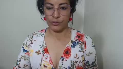 Snapshot of kattleyagray chatting on July 10, 7:27 pm KattleyaGrey online show from July 10, 7:27 pm