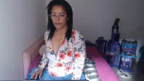 Snapshot of kattleyagray chatting on July 24, 12:58 pm KattleyaGrey online show from July 24, 12:58 pm
