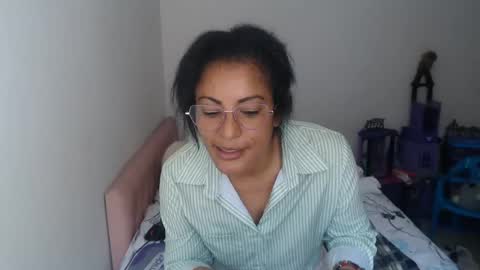 Snapshot of kattleyagray chatting on July 28, 3:21 pm KattleyaGrey online show from July 28, 3:21 pm
