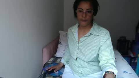 Snapshot of kattleyagray chatting on August 3, 1:16 pm KattleyaGrey online show from August 3, 1:16 pm