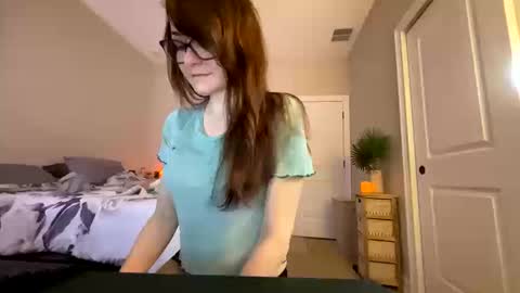 Josie live show Tuesday Wednesday and Thursday online show from October 15, 8:42 pm