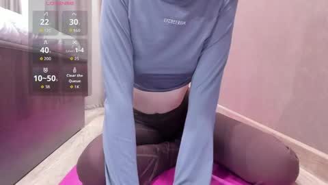 Snapshot of katty_blondy chatting on March 21, 1:05 pm katty_blondy online show from March 21, 1:05 pm