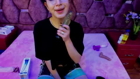 Snapshot of kattyqueenn chatting on October 18, 12:39 pm katty online show from October 18, 12:39 pm