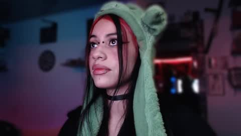 Snapshot of kattze chatting on January 10, 9:23 am online show from January 10, 9:23 am