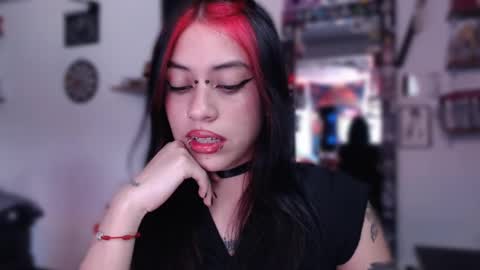 Snapshot of kattze chatting on January 11, 9:15 pm online show from January 11, 9:15 pm