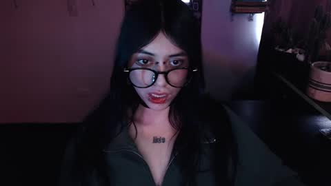 Snapshot of kattze chatting on March 2, 3:05 pm online show from March 2, 3:05 pm