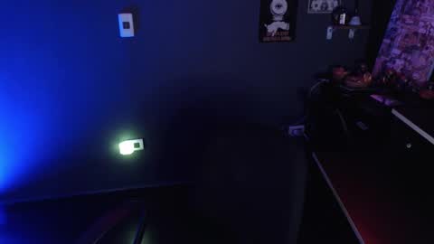 Snapshot of kattze chatting on October 30, 11:05 pm online show from October 30, 11:05 pm