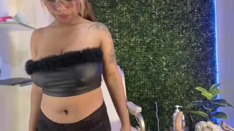 katy_love222 online show from May 29, 8:07 pm