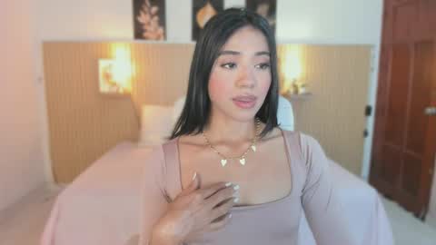 Snapshot of katya_rogerss chatting on April 5, 11:57 pm katya online show from April 5, 11:57 pm