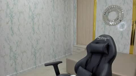 KatyBlondee  online show from November 17, 3:01 am