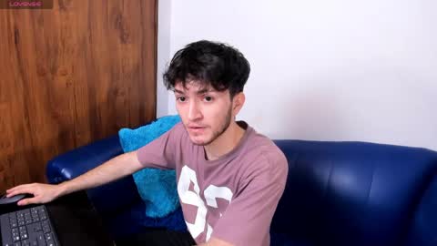 Snapshot of kavencastro chatting on May 26, 5:03 am kavencastro online show from May 26, 5:03 am