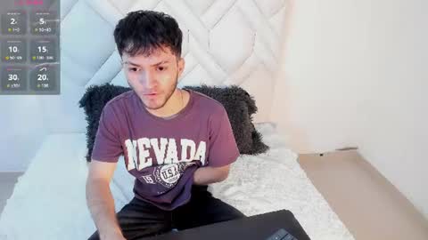 Snapshot of kavencastro chatting on June 8, 9:15 pm kavencastro online show from June 8, 9:15 pm