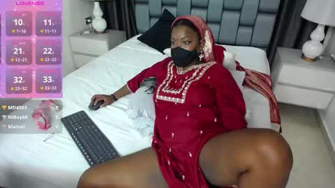 Snapshot of kavya_suri_ chatting on February 12, 11:55 pm Kavya online show from February 12, 11:55 pm