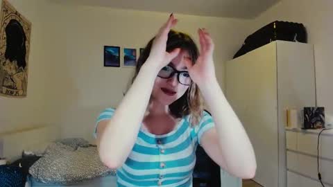 Snapshot of kawa_ka chatting on October 25, 10:37 pm kawa_ka online show from October 25, 10:37 pm