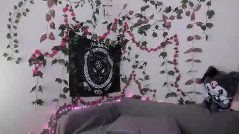 Snapshot of kawai_kittypussy chatting on October 4, 7:06 am Mia online show from October 4, 7:06 am