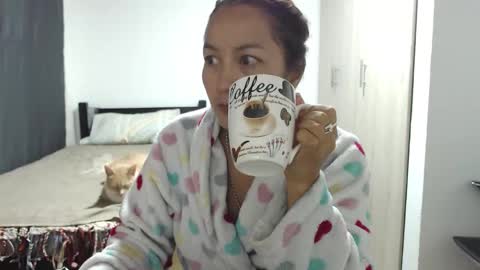  Khawit  online show from November 15, 11:51 am