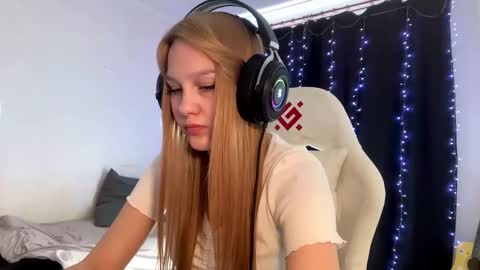 Amia online show from February 25, 5:39 am