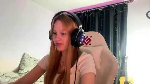 Amia online show from April 15, 7:58 pm