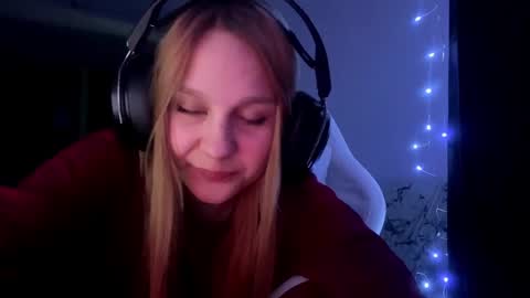 Snapshot of kayceefroehner chatting on May 5, 6:05 pm Amia online show from May 5, 6:05 pm