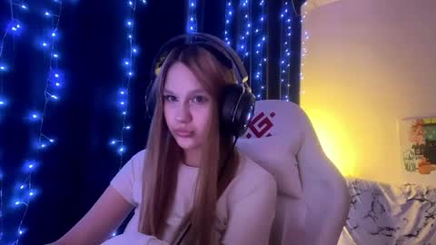 Snapshot of kayceefroehner chatting on May 9, 3:39 pm Amia online show from May 9, 3:39 pm