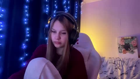 Snapshot of kayceefroehner chatting on May 13, 7:00 pm Amia online show from May 13, 7:00 pm