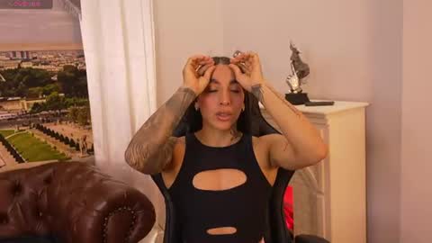 Snapshot of kayla_batista01 chatting on June 16, 12:02 am KAYLA BATISTA online show from June 16, 12:02 am