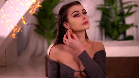 kaylabray online show from February 12, 4:51 am