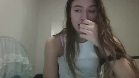 Snapshot of kaylaelizabeth97 chatting on April 16, 3:40 am kaylaelizabeth97 online show from April 16, 3:40 am