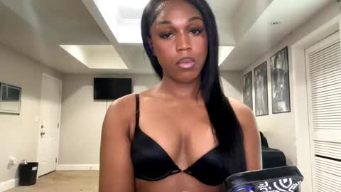 kaylagalaore online show from April 21, 3:17 pm