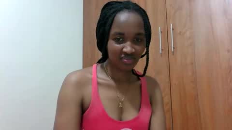 Snapshot of kaylar005 chatting on June 7, 4:00 pm kaylar online show from June 7, 4:00 pm