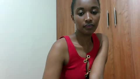 Snapshot of kaylar005 chatting on June 27, 2:55 pm kaylar online show from June 27, 2:55 pm
