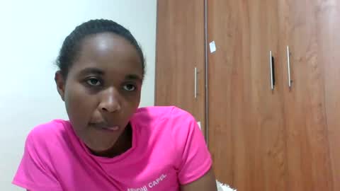 Snapshot of kaylar005 chatting on July 1, 5:20 am kaylar online show from July 1, 5:20 am