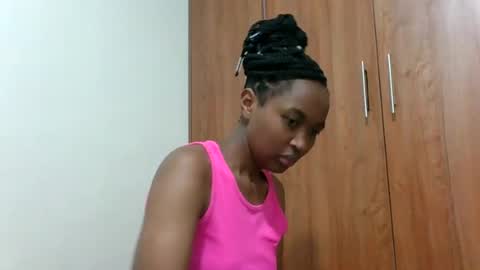 Snapshot of kaylar005 chatting on July 13, 9:34 am kaylar online show from July 13, 9:34 am