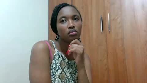 Snapshot of kaylar005 chatting on July 31, 4:17 pm kaylar online show from July 31, 4:17 pm